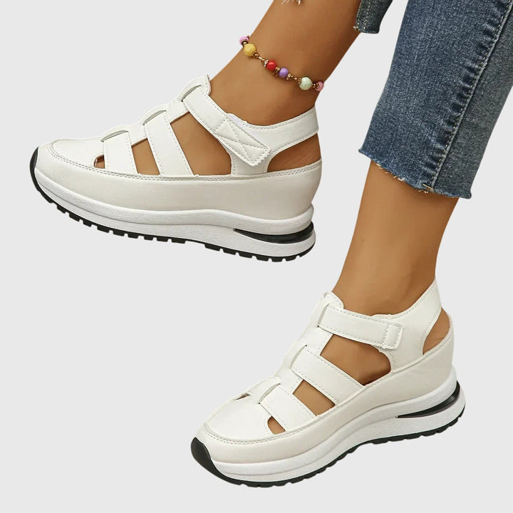 Katharina Schwerin | Vielseitige Orthopädische Sandalen