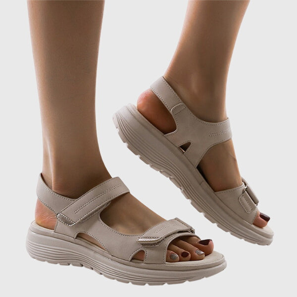 Karolina Ansbach | Sandalen mit Verstellbarem Riemen