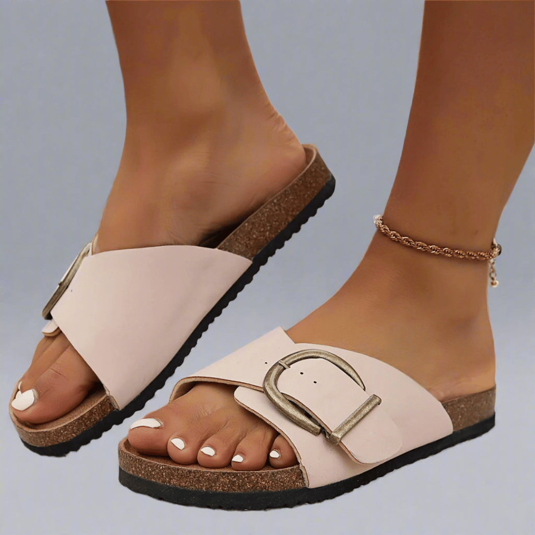 Antonia Schwerin | Leichte Riemensandalen