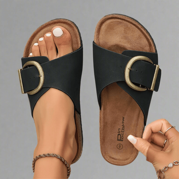 Antonia Schwerin | Leichte Riemensandalen
