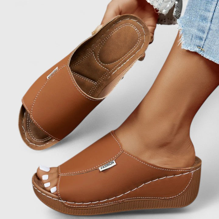 Anna Rüdesheim | Leichte und Elegante Sandalen