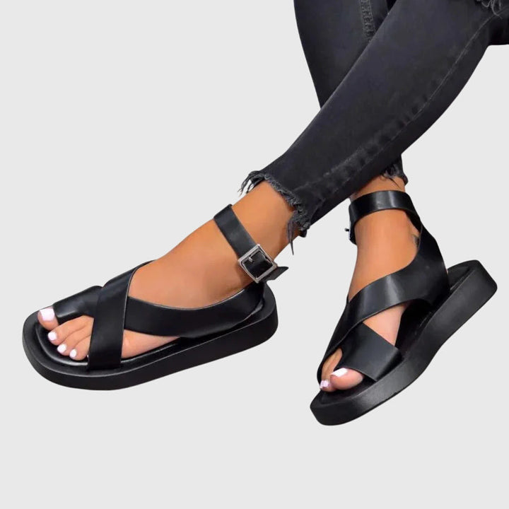 Johanna Görlitz | Dicke Plattformsandalen
