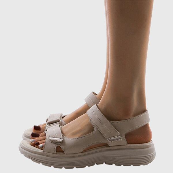 Karolina Ansbach | Sandalen mit Verstellbarem Riemen