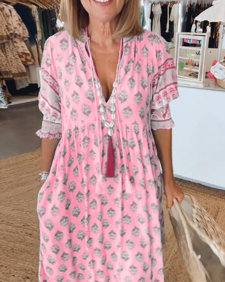 Isolde Bayreuth | Midi-Kleid mit Floralen Mustern und V-Ausschnitt