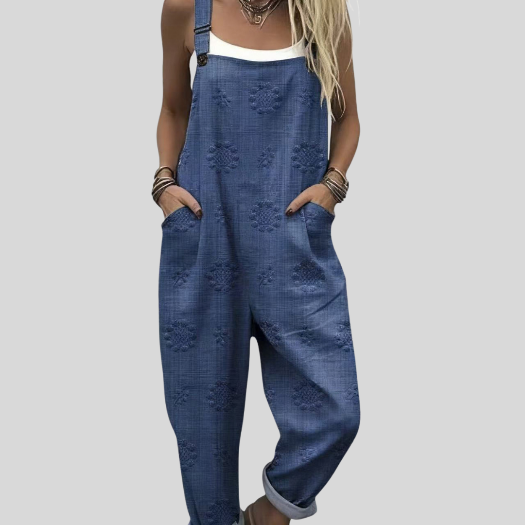 Theresa Ansbach | Latzhose Jeansblau mit Strukturtupfen