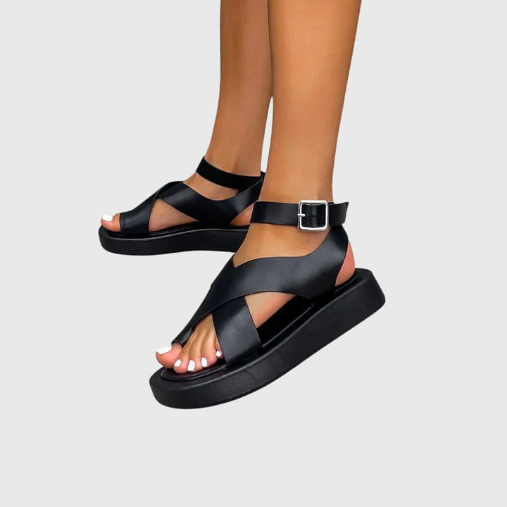 Johanna Görlitz | Dicke Plattformsandalen