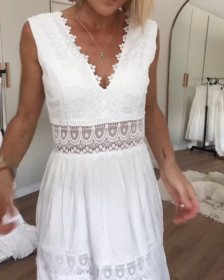 Josefine Bayreuth | Spitzen-Camisolekleid mit V-Ausschnitt