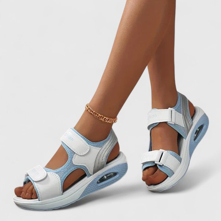 Rosalie Bamberg | Leichte Orthopädische Sandalen in Weiß/Schwarz