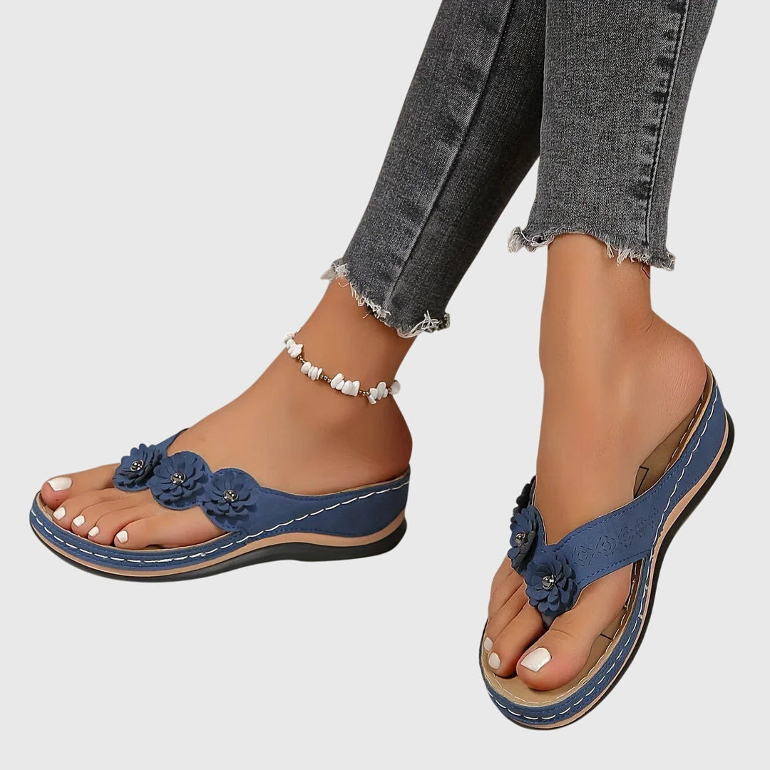 Karolina Tübingen | Elegante Orthopädische Flip-Flops