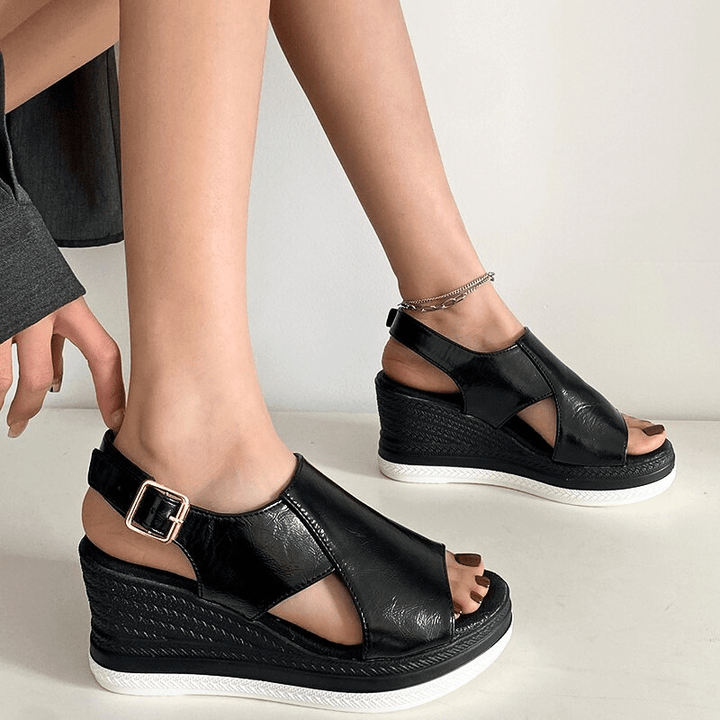 Marlene Weimar | Stylische Metallic-Sandalen