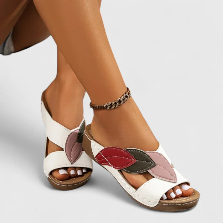 Wilhelmine Freiburg | Bequeme Orthopädische Sandalen in Weiß