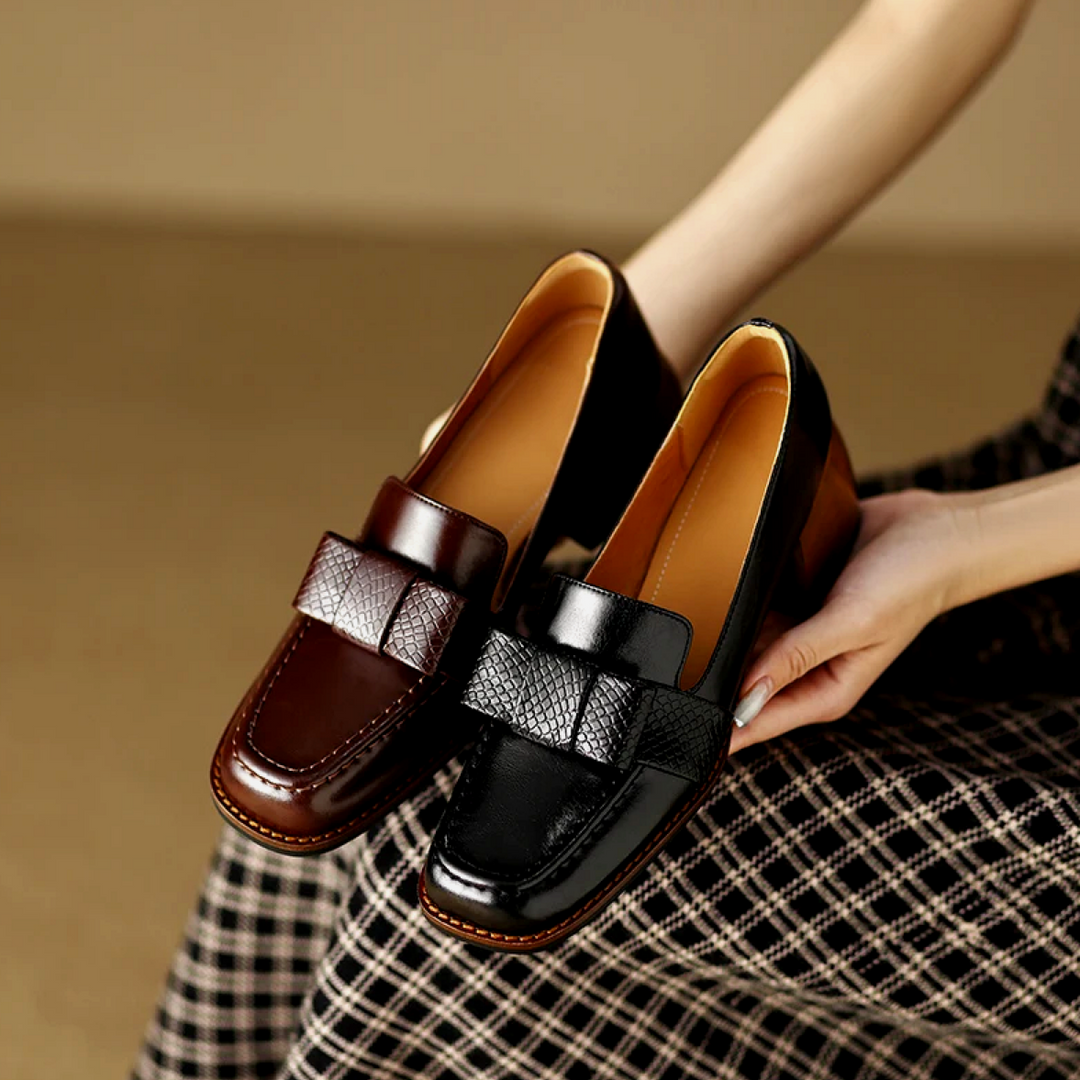 Charlotte Eisenach | Loafers Knoten