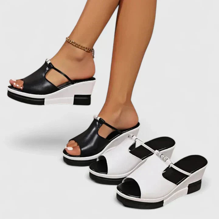 Helene Regensburg | Schicke Orthopädische Sandalen in Schwarz