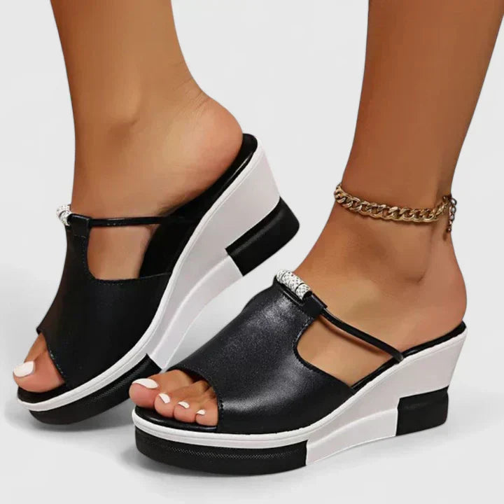 Helene Regensburg | Schicke Orthopädische Sandalen in Schwarz