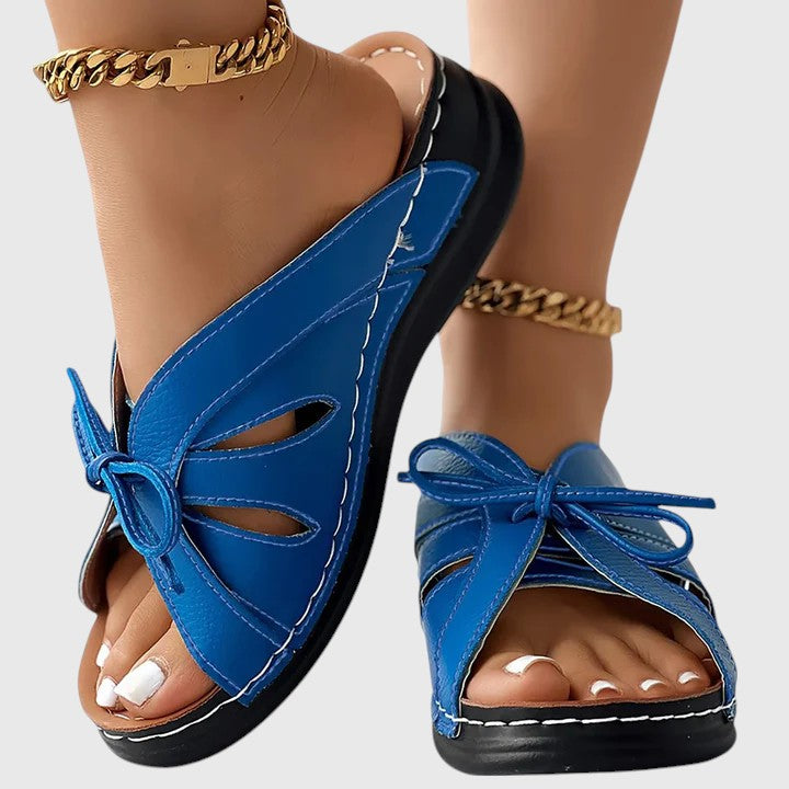 Matilda Schwerin | Schicke Slip-On Sandalen mit Band