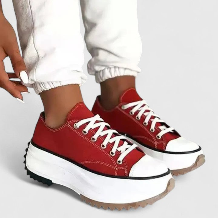 Charlotte Marburg | Bequeme Sneakers in Weiß