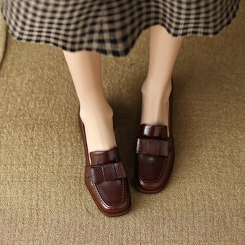 Charlotte Eisenach | Loafers Knoten