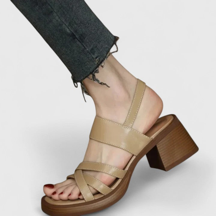 Emma Passau | Elegante Kreuzsandalen