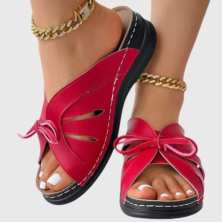Matilda Schwerin | Schicke Slip-On Sandalen mit Band