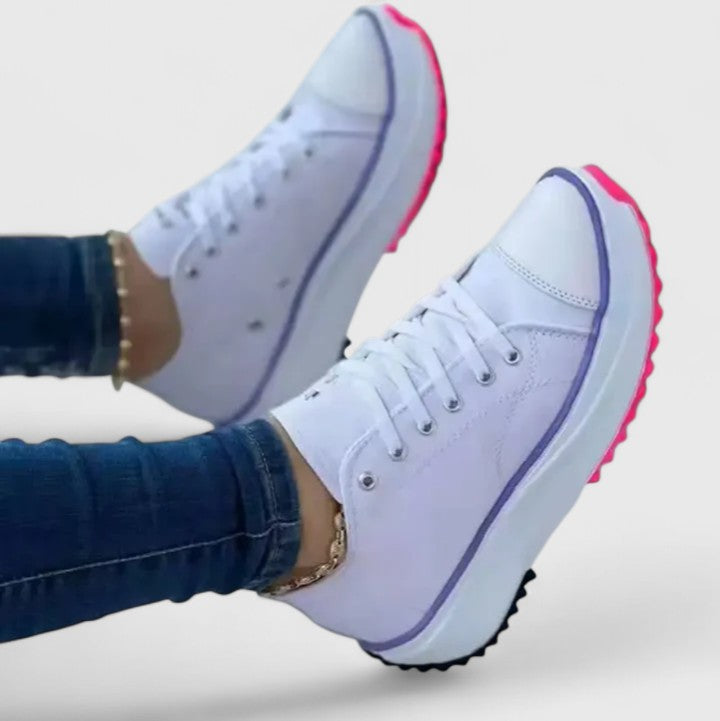Charlotte Marburg | Bequeme Sneakers in Weiß