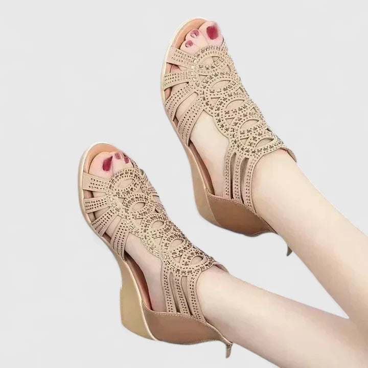 Josefine Ansbach | Elegante Sandalen in Braun
