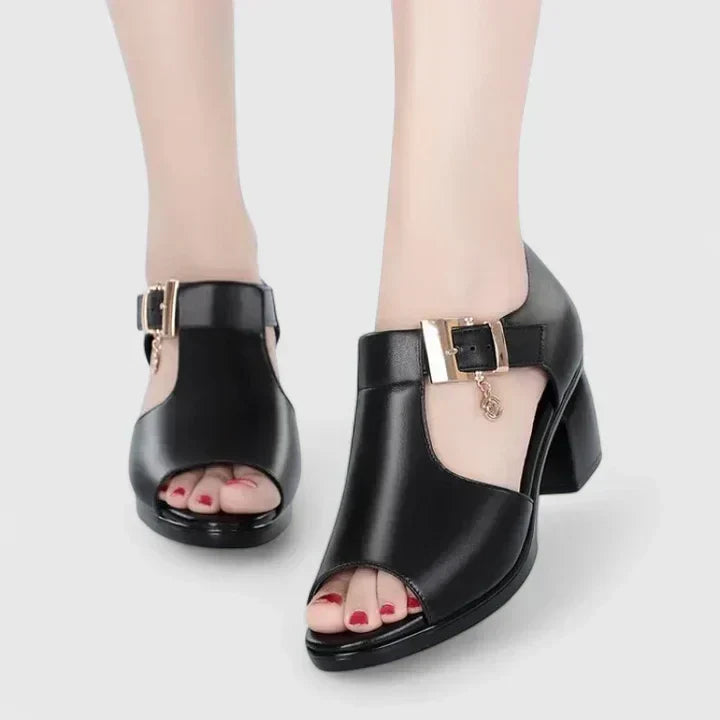 Leonie Weimar | Elegante Sandalen in Grau