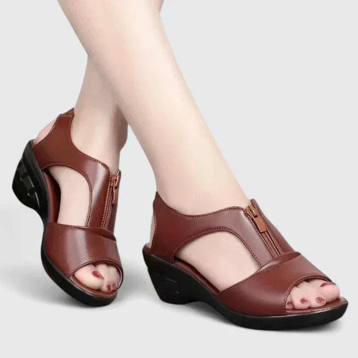 Sieglinde Quedlinburg | Elegante Orthopädische Sandalen in Weinrot