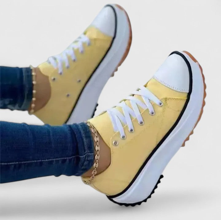 Charlotte Marburg | Bequeme Sneakers in Weiß