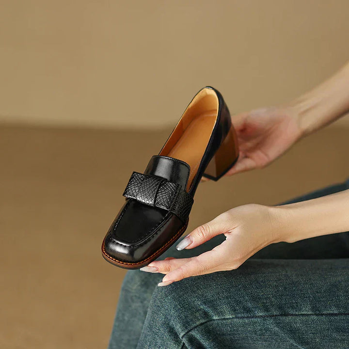Charlotte Eisenach | Loafers Knoten