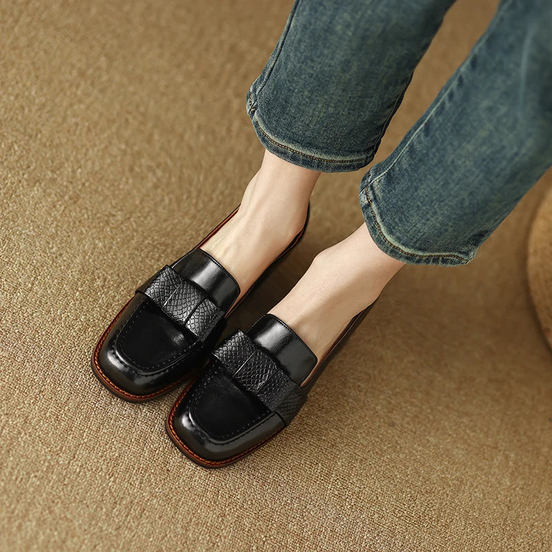 Charlotte Eisenach | Loafers Knoten