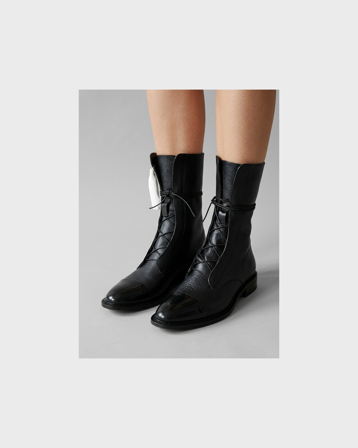Antonia Goslar | Orthopädische Lederstiefel