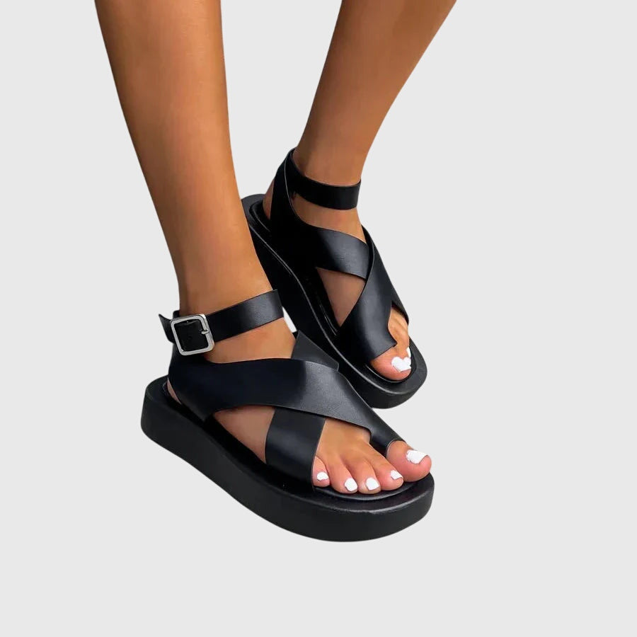 Johanna Görlitz | Dicke Plattformsandalen