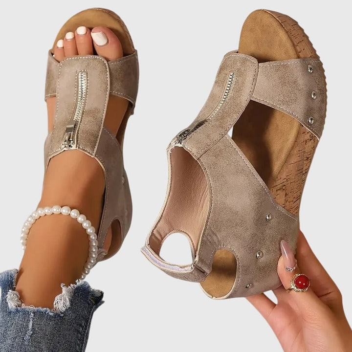 Antonia Regensburg | Bequeme Orthopädische Sandalen in Schwarz