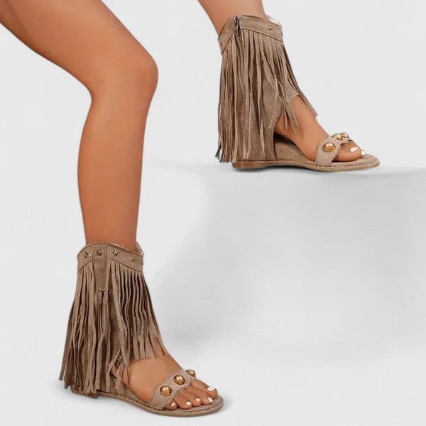 Christiane Lübeck | Chic Fransen Sandalen
