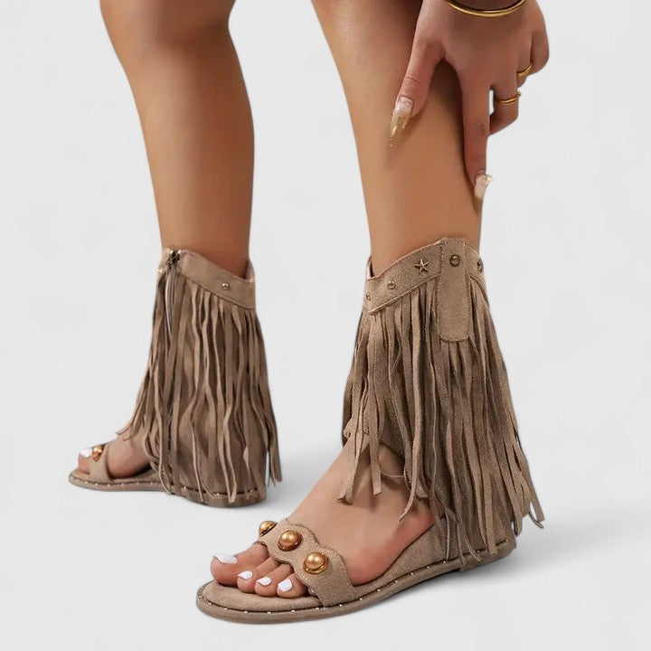 Christiane Lübeck | Chic Fransen Sandalen