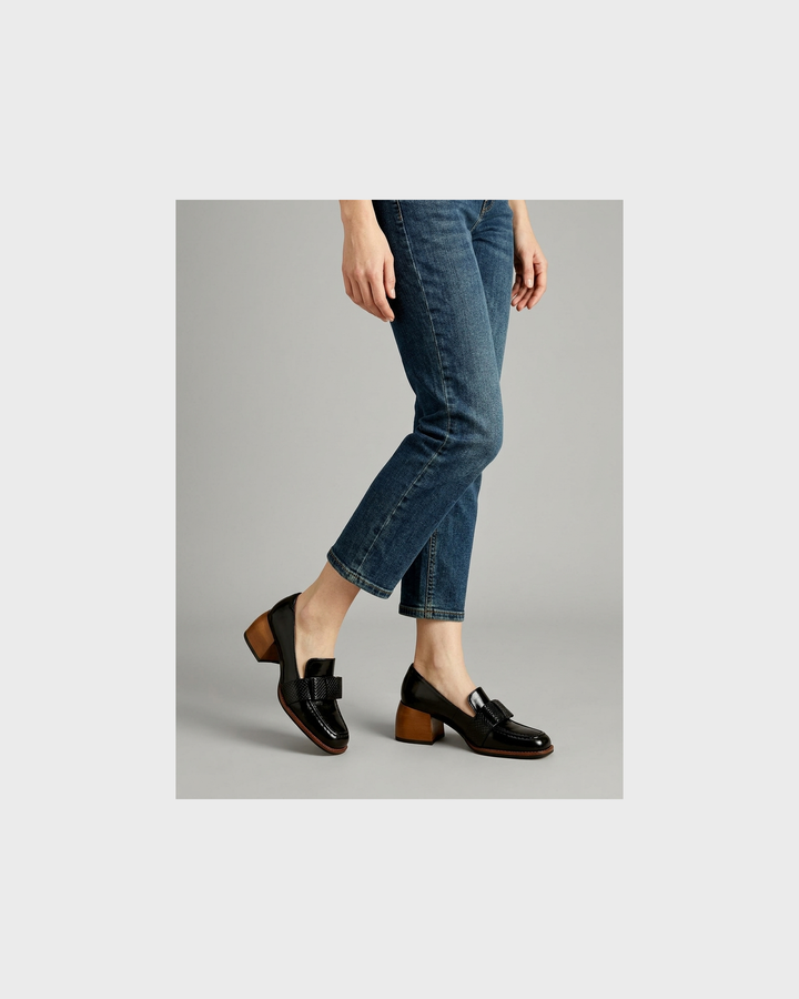 Charlotte Eisenach | Loafers Knoten
