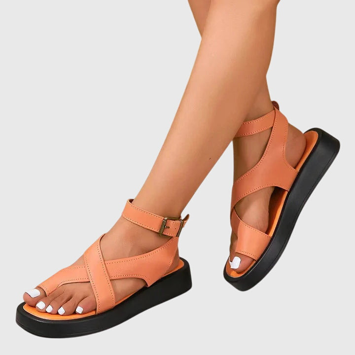Johanna Görlitz | Dicke Plattformsandalen