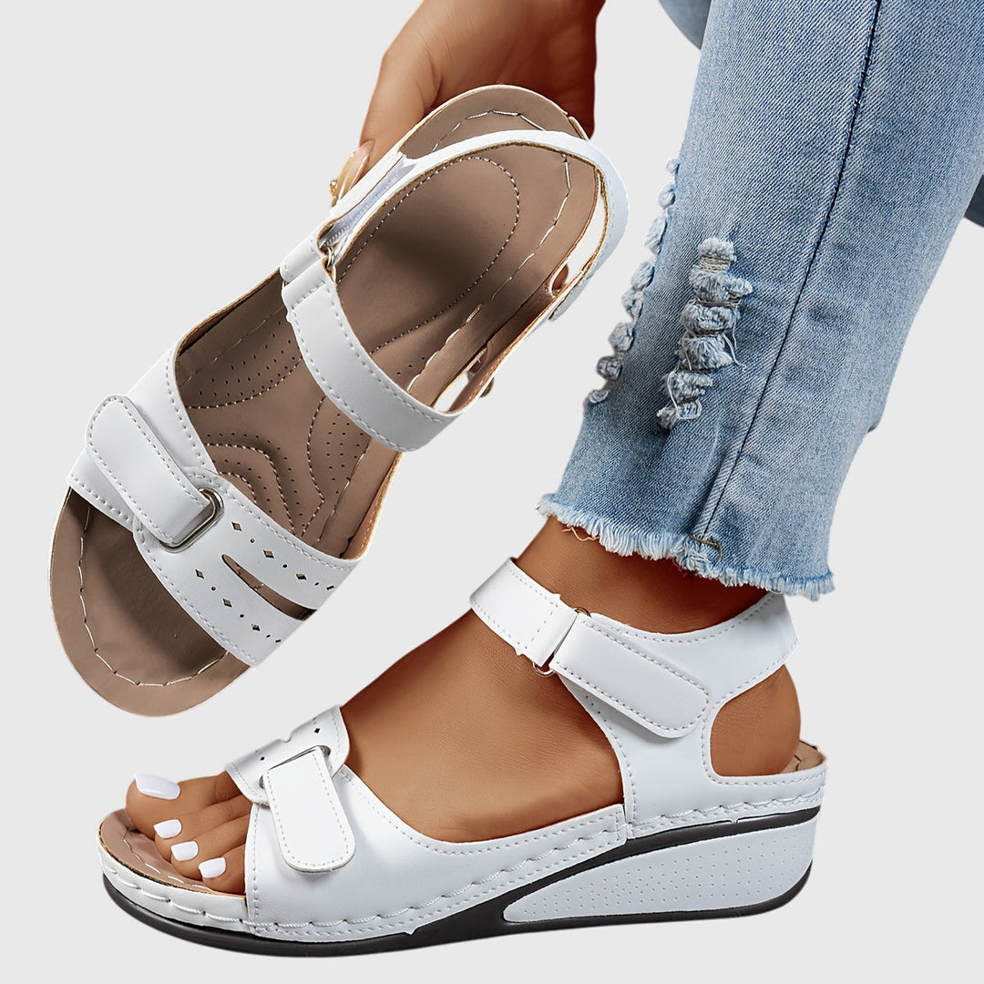 Irmgard Quedlinburg | Orthopädische Stützensandalen