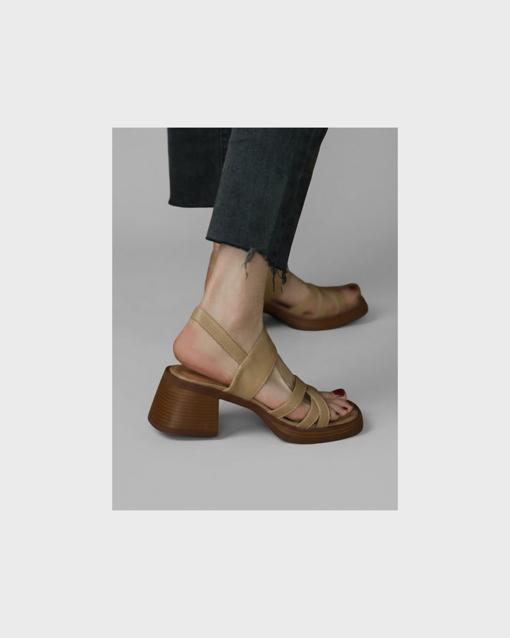 Emma Passau | Elegante Kreuzsandalen