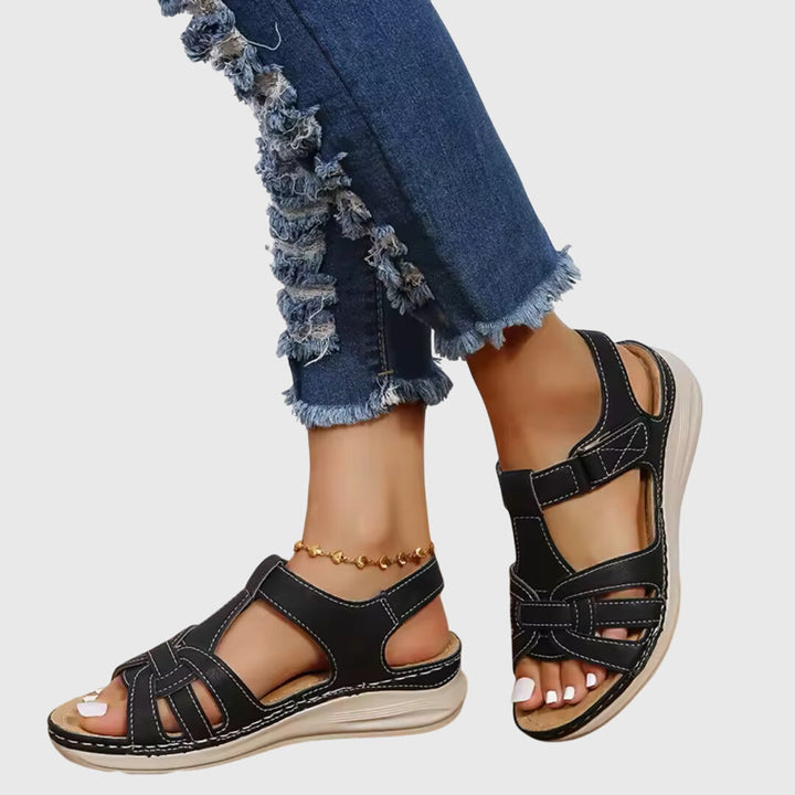 Ida Rüdesheim | Leichte Sandalen mit Riemen