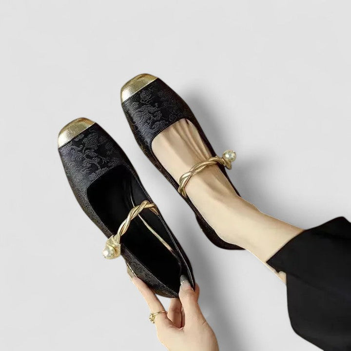 Johanna Ulm | Elegante Orthopädische Mary Janes