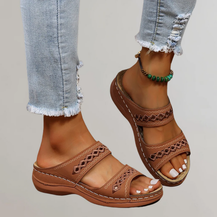 Amalia Stralsund | Elegante Orthopädische Sandalen in Rot