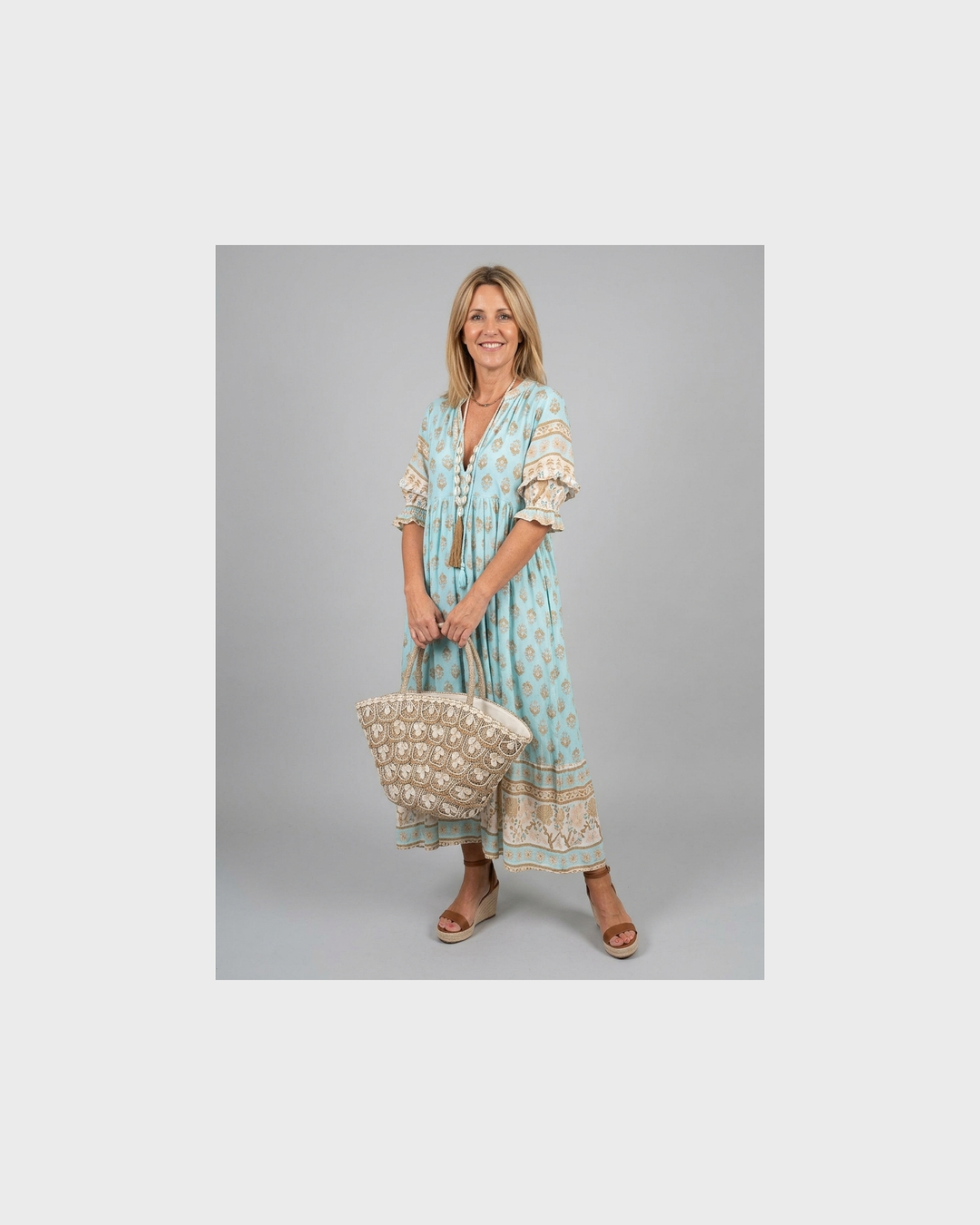 Isolde Bayreuth | Midi-Kleid mit Floralen Mustern und V-Ausschnitt