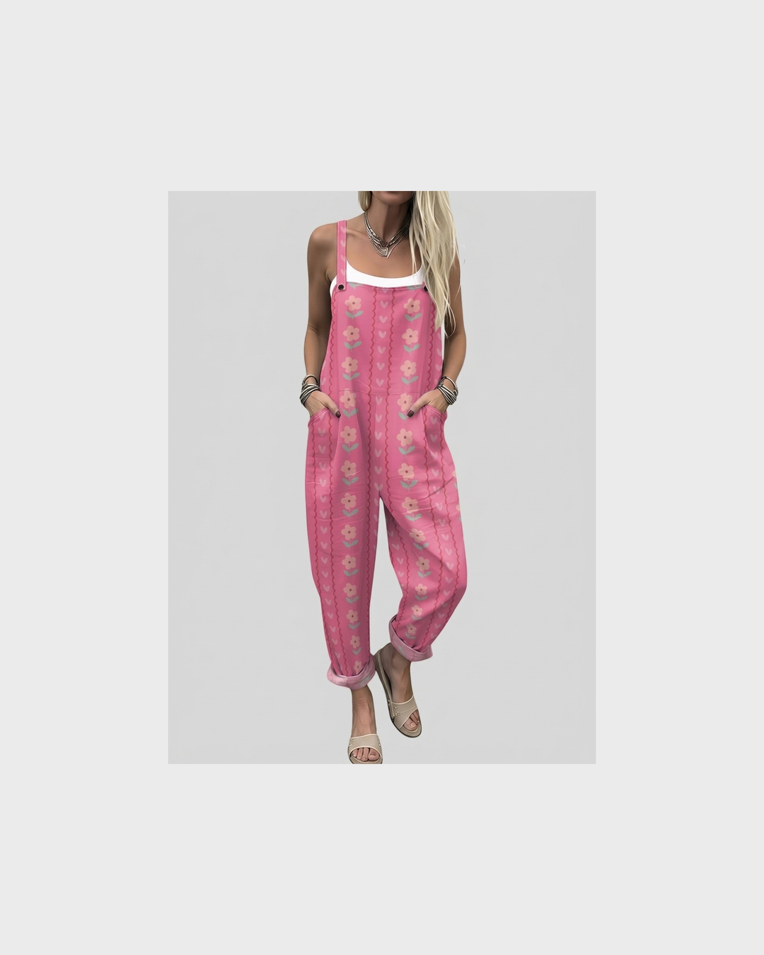 Marlene Ulm | Latzhose mit Blumen und Herzen