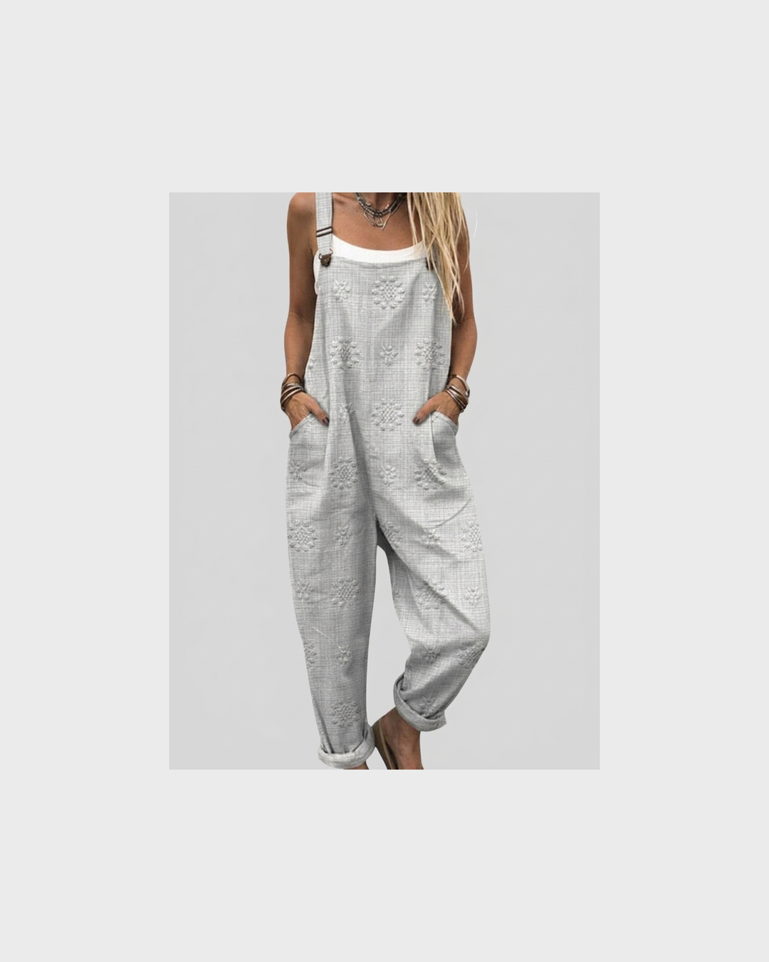 Mia Meissen | Graue Latzhose mit Blütenmuster