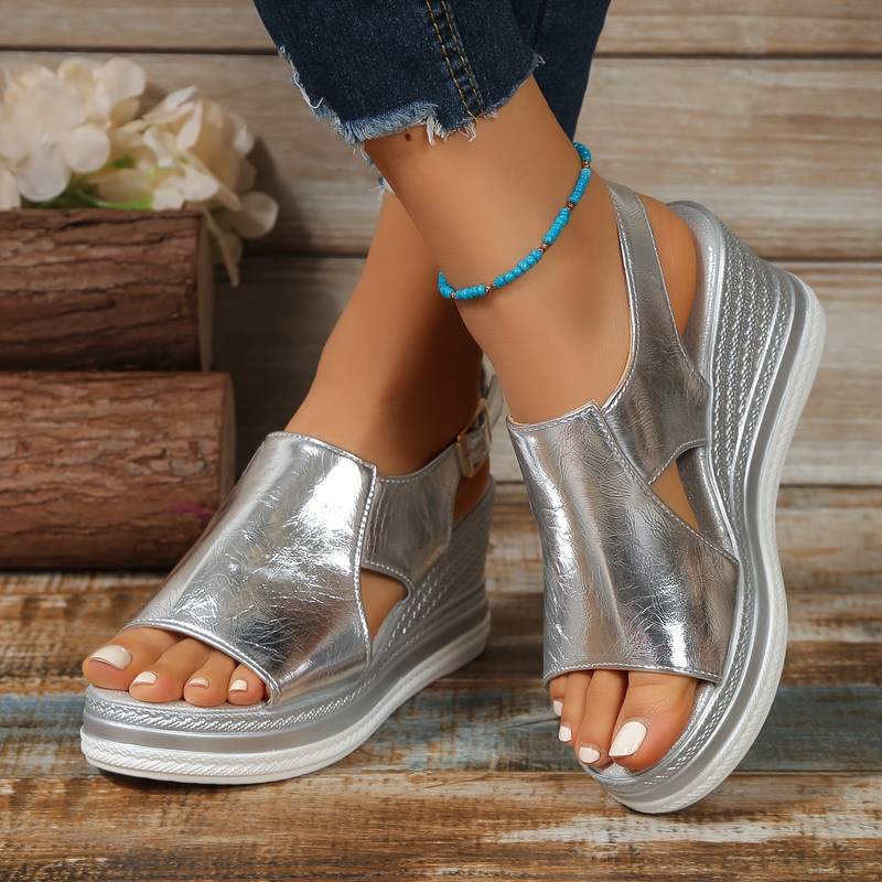 Marlene Weimar | Stylische Metallic-Sandalen