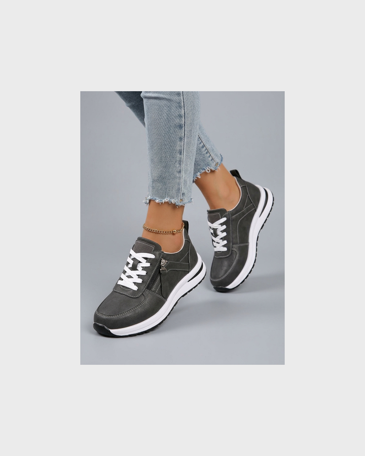 Sofia Wismar | Orthopädische Sneakers