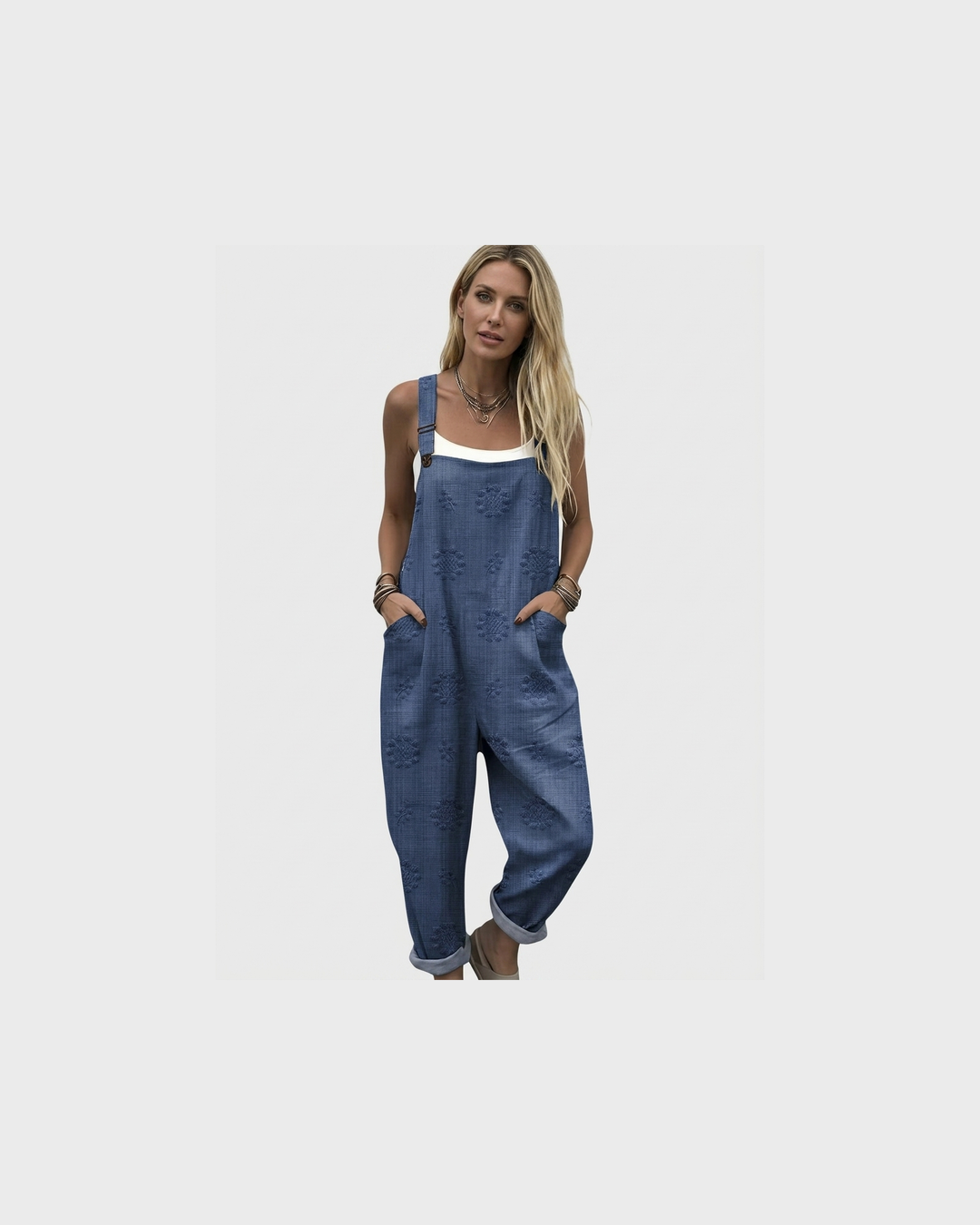Theresa Ansbach | Latzhose Jeansblau mit Strukturtupfen