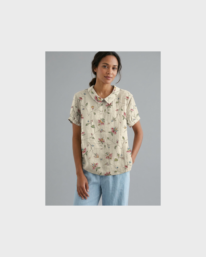 Theresa Baden-Baden | Blumenshirt Eleganter Komfort
